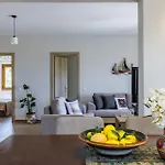 Ilka - Stylish Near Port Skopelos