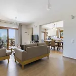 Ilka - Stylish Near Port Skopelos