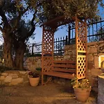 Ilka - Stylish Near Port *