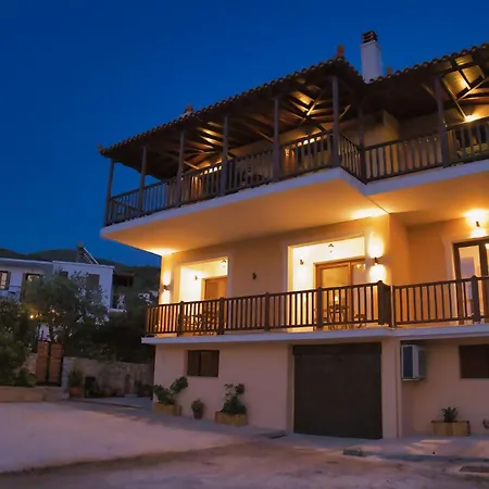 Apartment Ilka - Stylish Near Port Skopelos Town