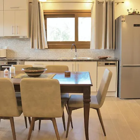 Ilka - Stylish Near Port Appartement