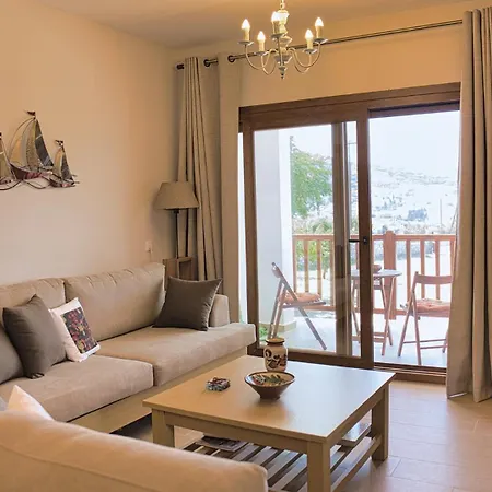 Ilka - Stylish Near Port Appartement