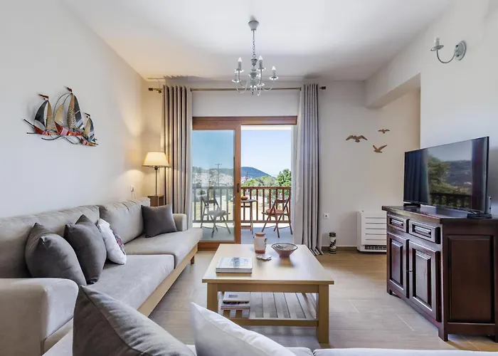 Apartment Ilka - Stylish Near Port Skopelos Town