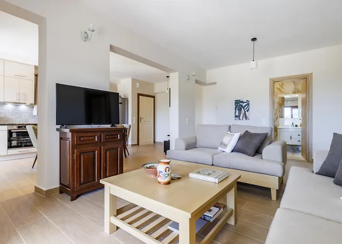 Apartment Ilka - Stylish Near Port Skopelos Town
