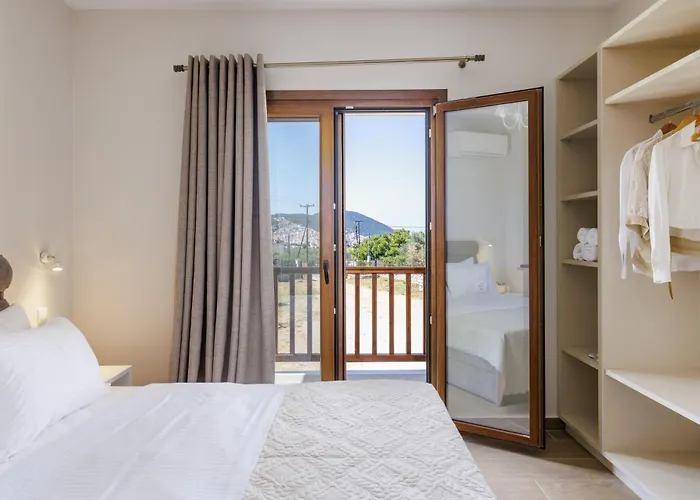 Ilka - Stylish Near Port Apartment