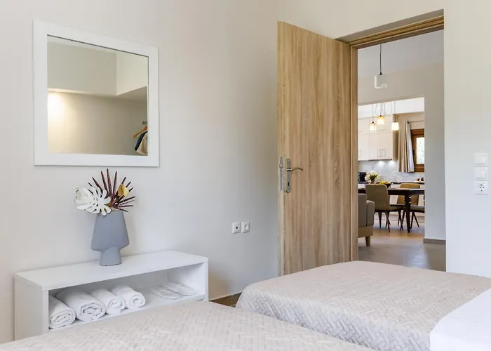 Ilka - Stylish Near Port Apartment