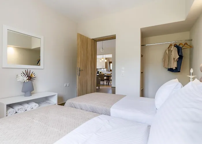 Ilka - Stylish Near Port Apartment *