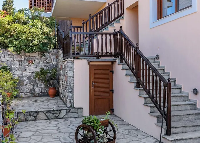 Ilka - Stylish Near Port Apartment *